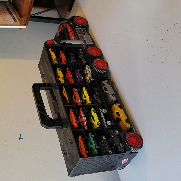 Truck Load with 44 cars - Picture 8 of 9